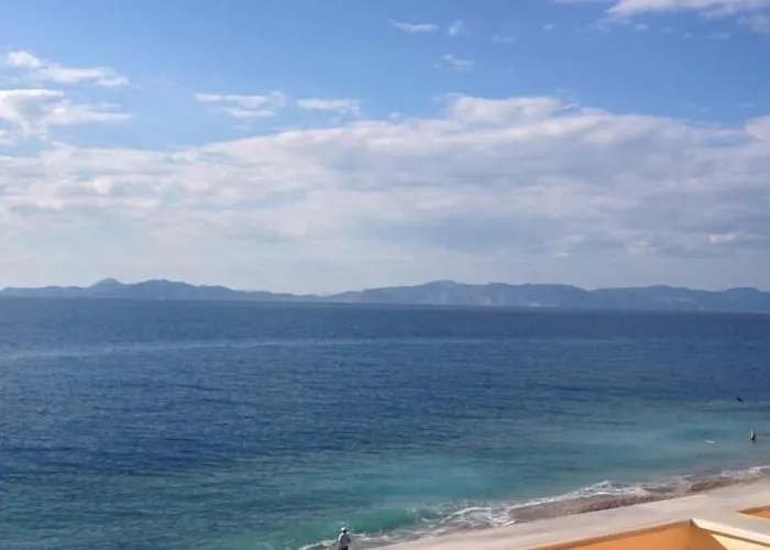 4 Brothers 아파트 Rhodes City